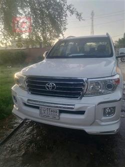 تۆیۆتا لاند کروزەر